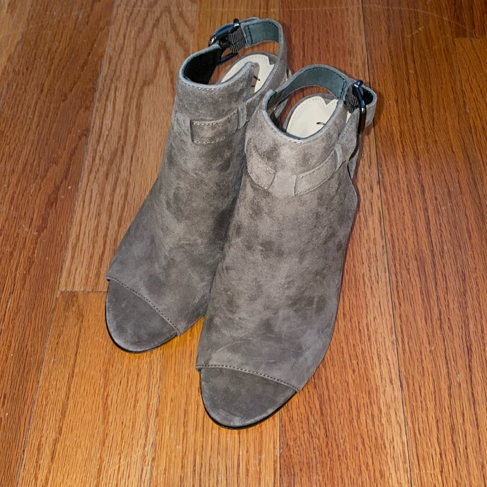 NWOB Via spiga suede open toe heel bootie sandals